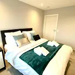 Large 3 Bedrooms In Limpertsberg Center With Parking - Limp2